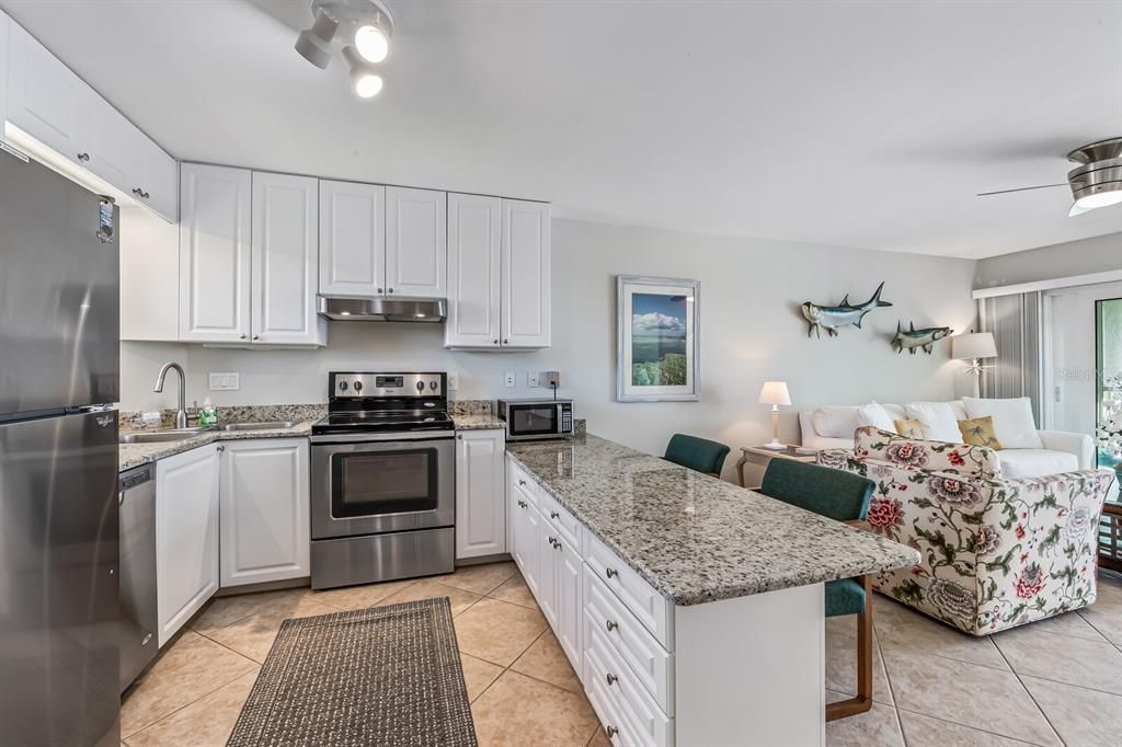 For Sale: $495,000 (1 beds, 1 baths, 686 Square Feet)