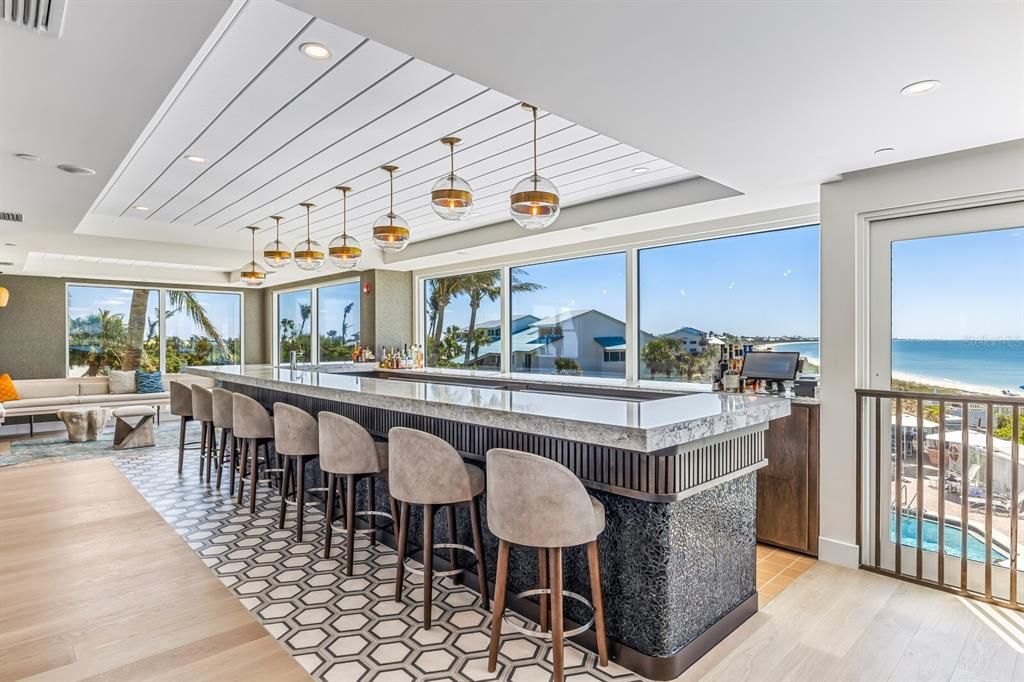 For Sale: $495,000 (1 beds, 1 baths, 686 Square Feet)