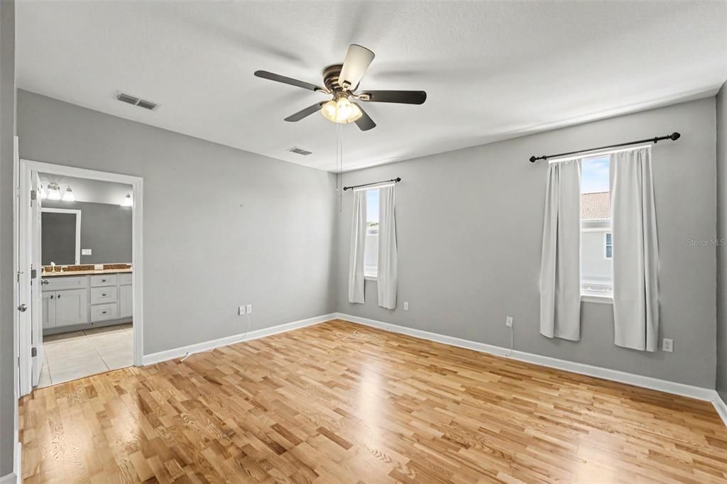 For Rent: $3,450 (3 beds, 2 baths, 2102 Square Feet)