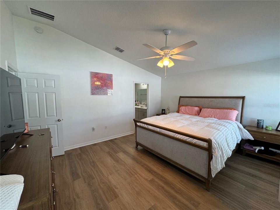 Active With Contract: $2,650 (3 beds, 2 baths, 1602 Square Feet)