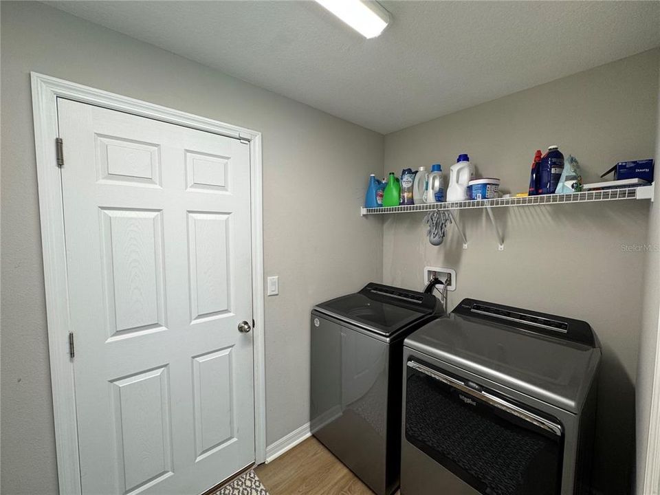 Active With Contract: $2,650 (3 beds, 2 baths, 1602 Square Feet)