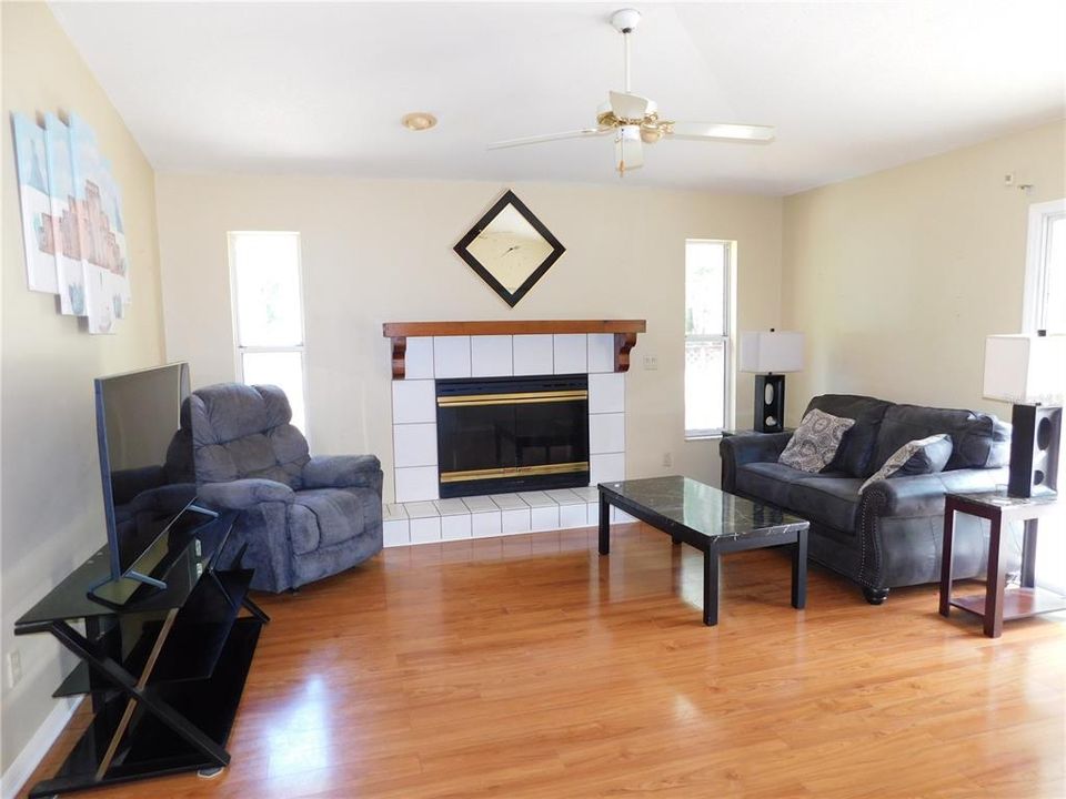 En Venta: $274,900 (3 camas, 2 baños, 1846 Pies cuadrados)