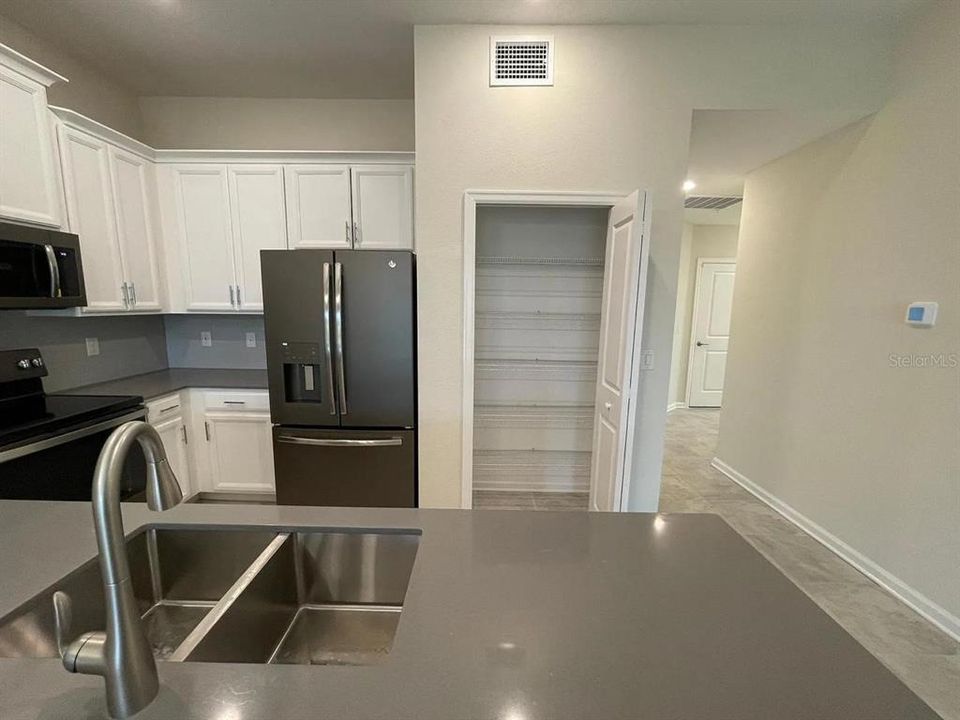 For Sale: $260,000 (3 beds, 2 baths, 1388 Square Feet)