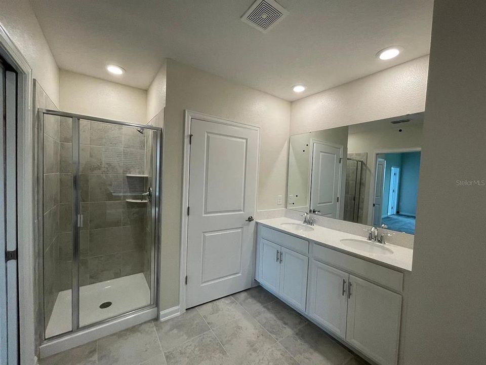 For Sale: $260,000 (3 beds, 2 baths, 1388 Square Feet)