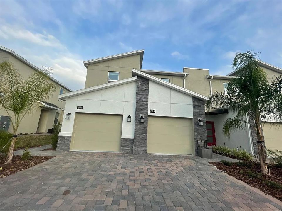 For Sale: $260,000 (3 beds, 2 baths, 1388 Square Feet)
