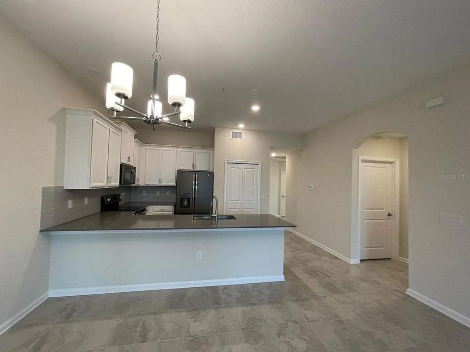 For Sale: $260,000 (3 beds, 2 baths, 1388 Square Feet)