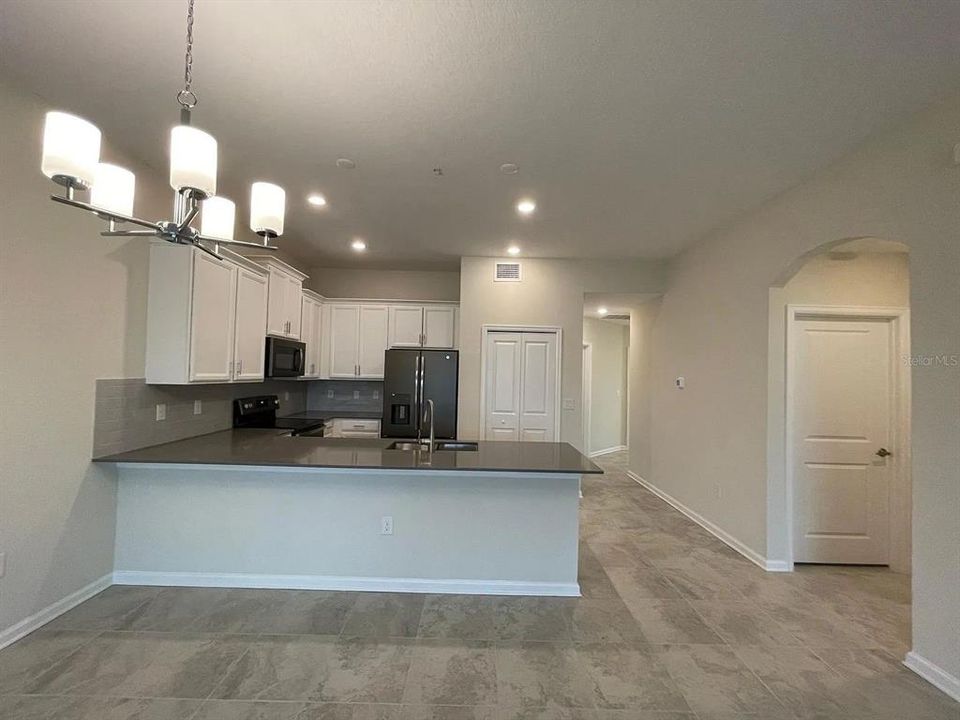 For Sale: $260,000 (3 beds, 2 baths, 1388 Square Feet)