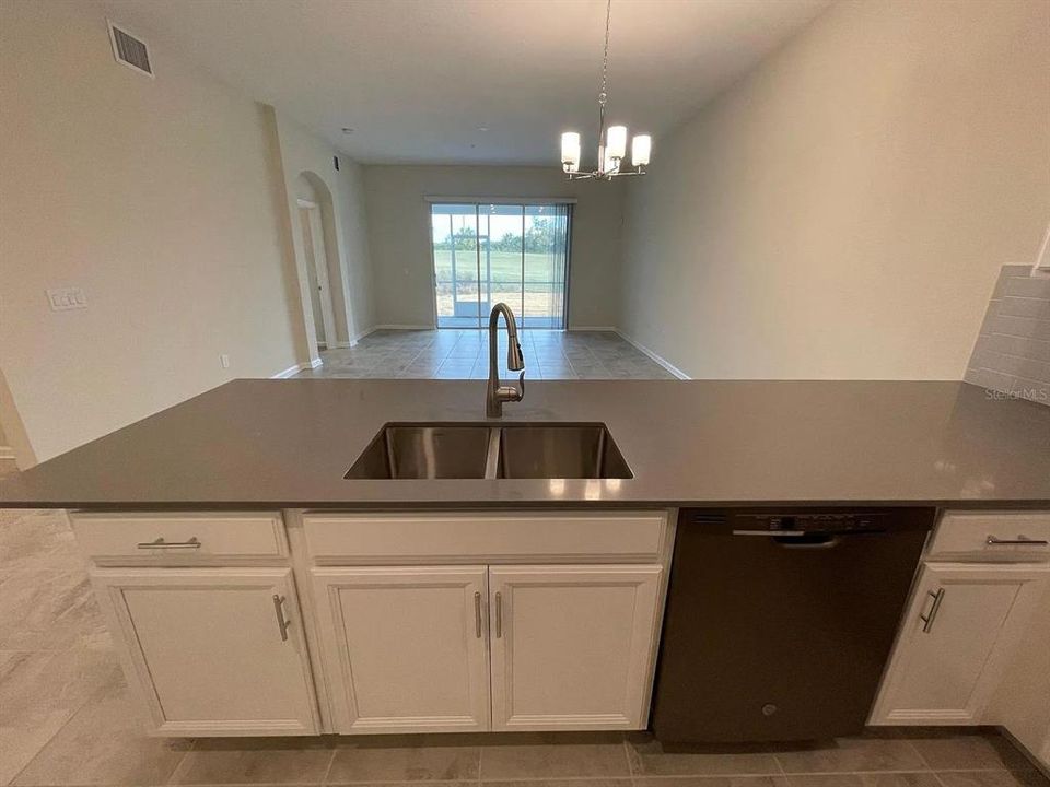 For Sale: $260,000 (3 beds, 2 baths, 1388 Square Feet)