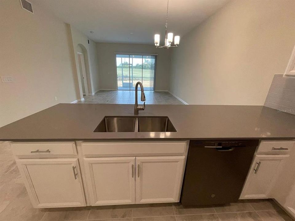 For Sale: $260,000 (3 beds, 2 baths, 1388 Square Feet)
