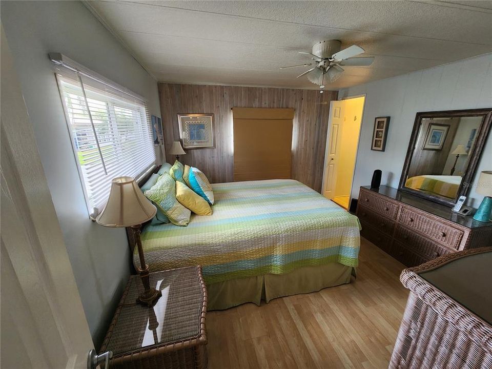 For Sale: $170,000 (2 beds, 2 baths, 816 Square Feet)