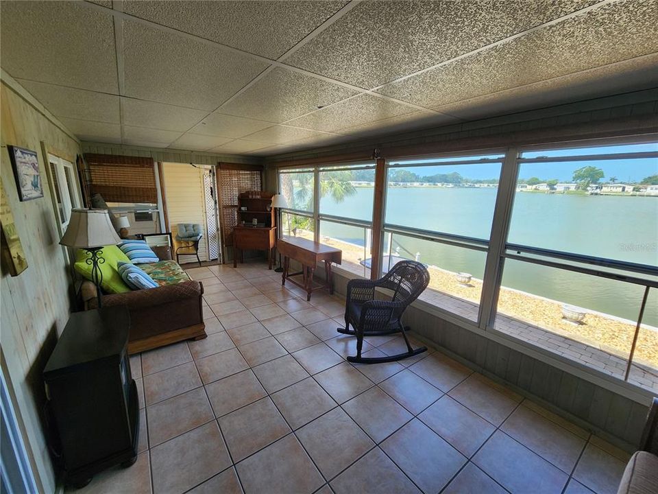 For Sale: $170,000 (2 beds, 2 baths, 816 Square Feet)