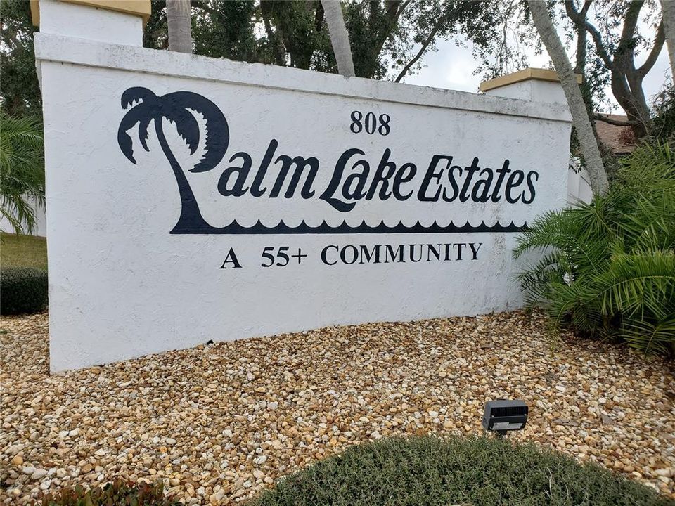 For Sale: $170,000 (2 beds, 2 baths, 816 Square Feet)