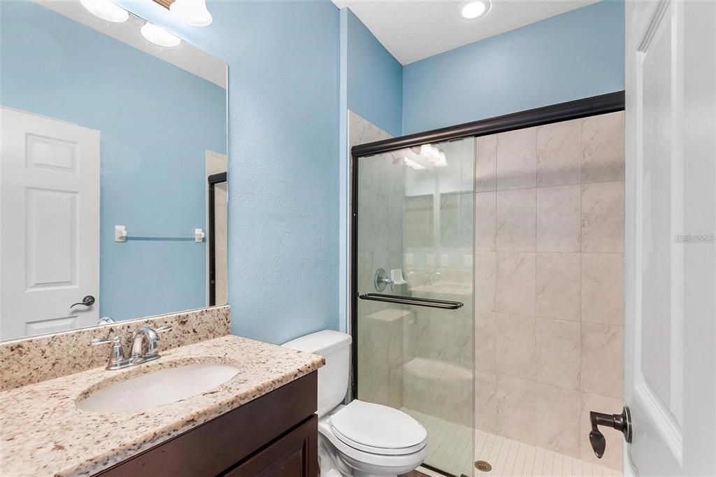 Activo con contrato: $3,925 (4 camas, 4 baños, 3155 Pies cuadrados)