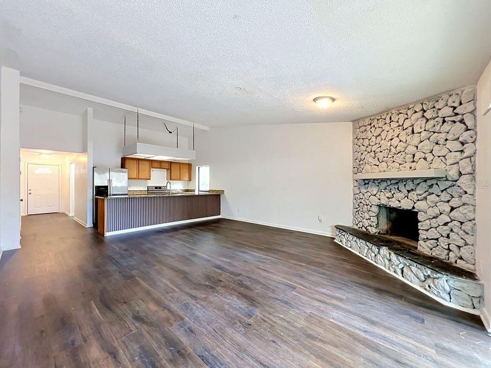 В аренду: $1,750 (3 спален, 2 ванн, 1386 Квадратных фут)