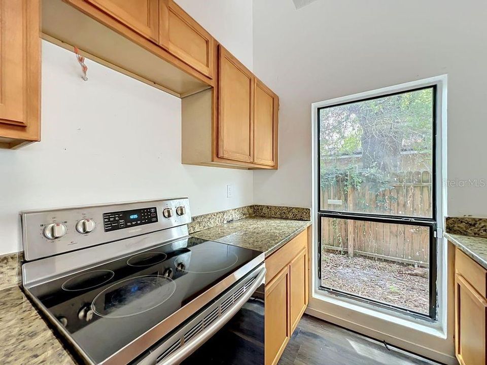 В аренду: $1,750 (3 спален, 2 ванн, 1386 Квадратных фут)