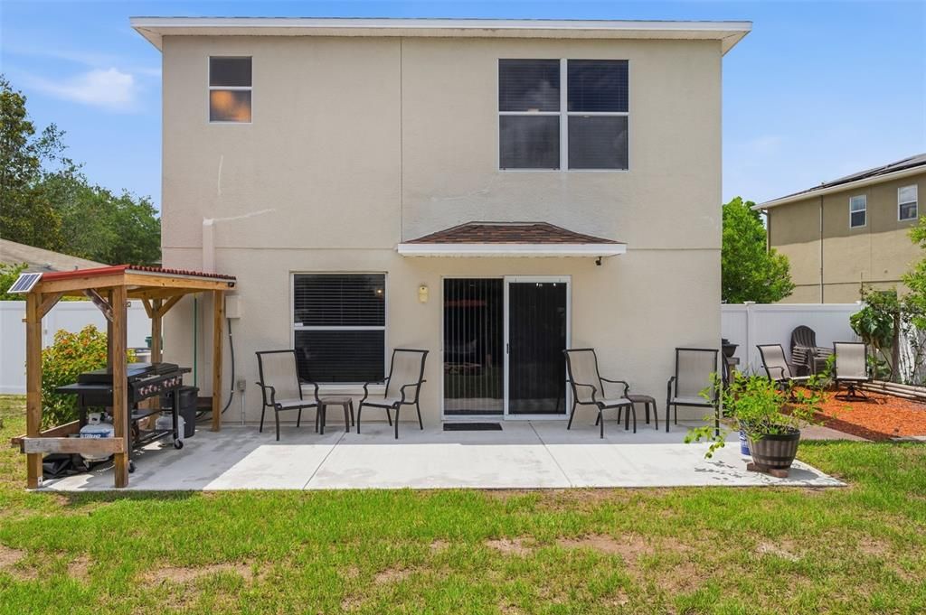 En Venta: $369,000 (4 camas, 2 baños, 2050 Pies cuadrados)