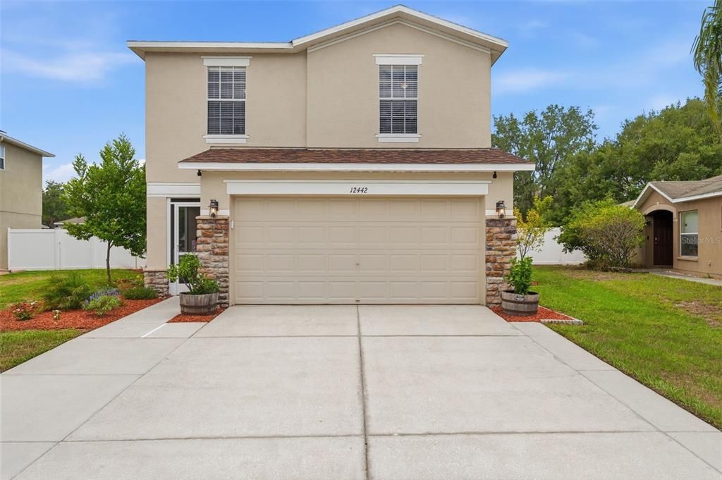 En Venta: $369,000 (4 camas, 2 baños, 2050 Pies cuadrados)