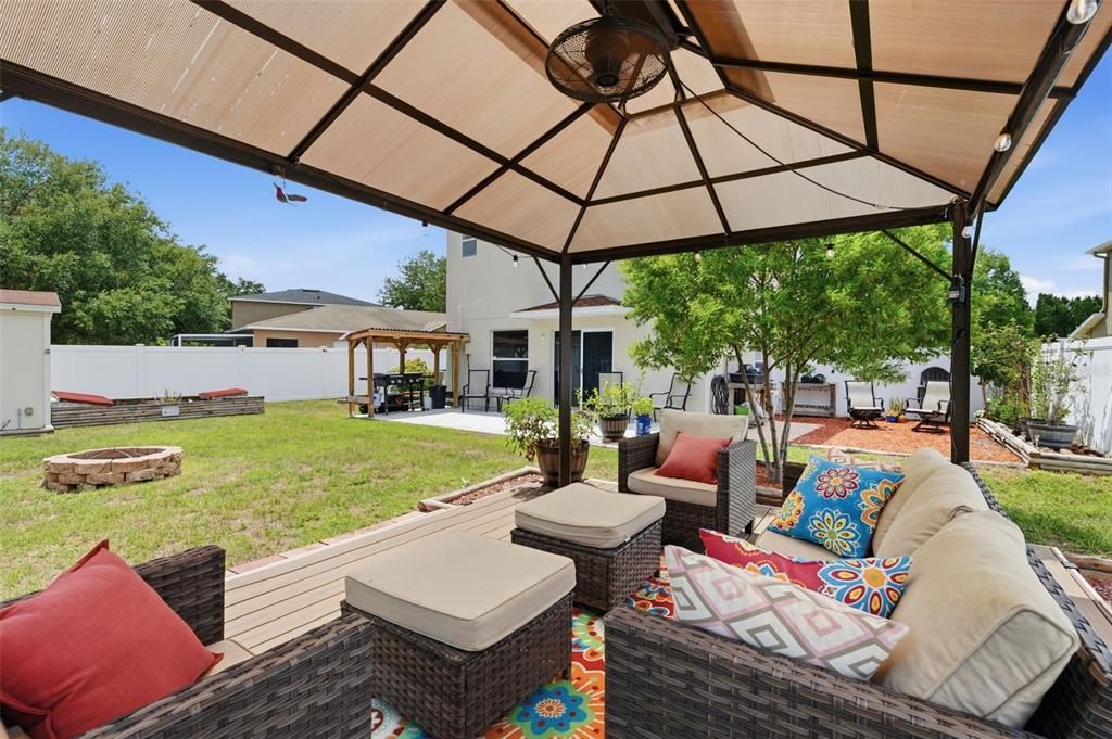 En Venta: $369,000 (4 camas, 2 baños, 2050 Pies cuadrados)