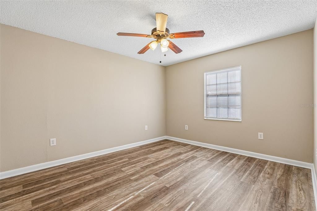 For Sale: $139,900 (2 beds, 2 baths, 1518 Square Feet)