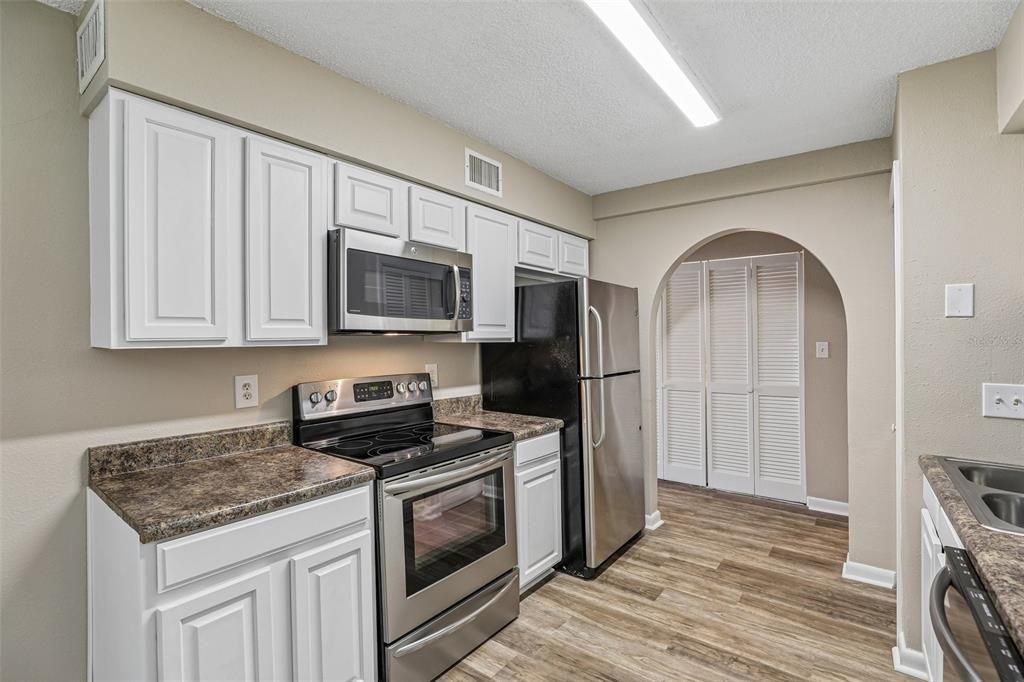 For Sale: $139,900 (2 beds, 2 baths, 1518 Square Feet)
