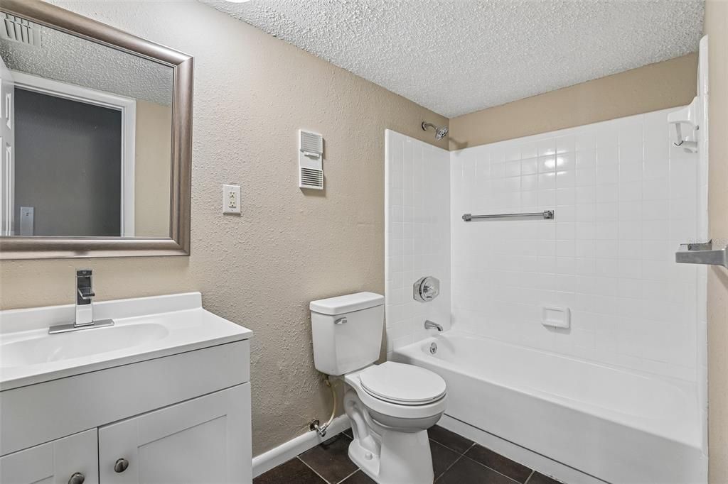 For Sale: $139,900 (2 beds, 2 baths, 1518 Square Feet)