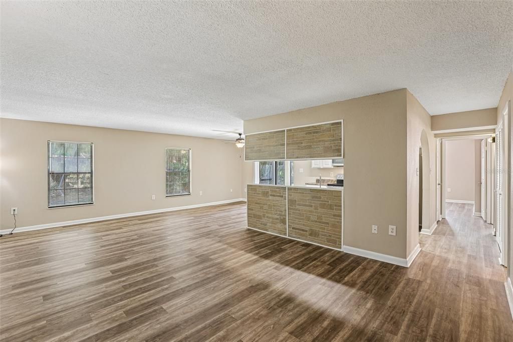 For Sale: $139,900 (2 beds, 2 baths, 1518 Square Feet)