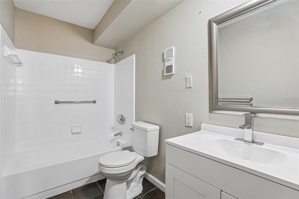 For Sale: $139,900 (2 beds, 2 baths, 1518 Square Feet)
