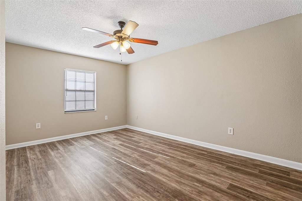 For Sale: $139,900 (2 beds, 2 baths, 1518 Square Feet)