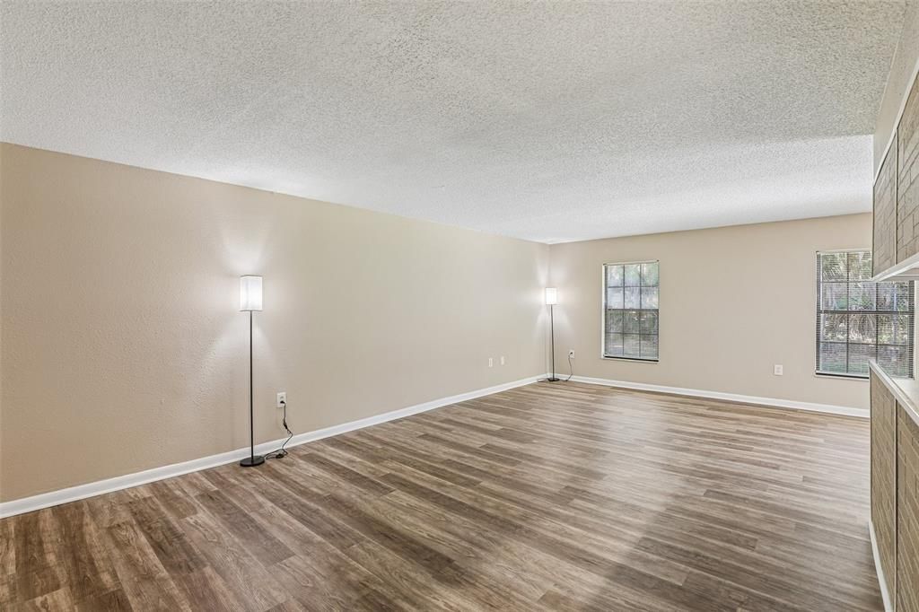 For Sale: $139,900 (2 beds, 2 baths, 1518 Square Feet)