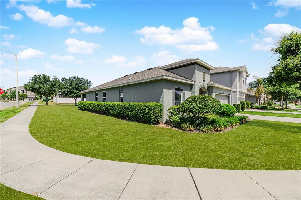 For Sale: $329,900 (4 beds, 2 baths, 1876 Square Feet)