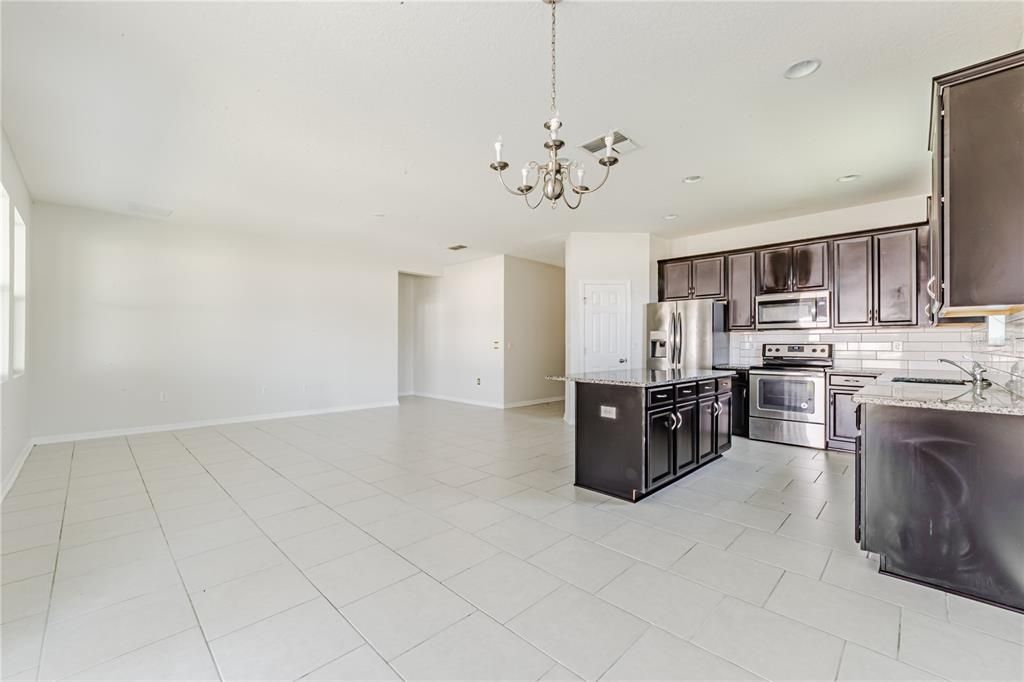For Sale: $329,900 (4 beds, 2 baths, 1876 Square Feet)