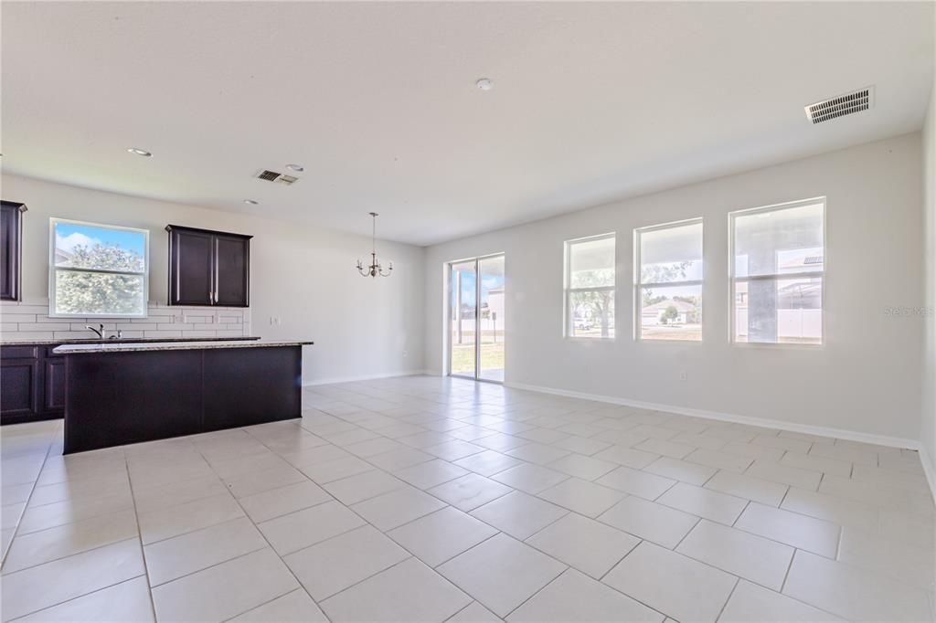 For Sale: $329,900 (4 beds, 2 baths, 1876 Square Feet)