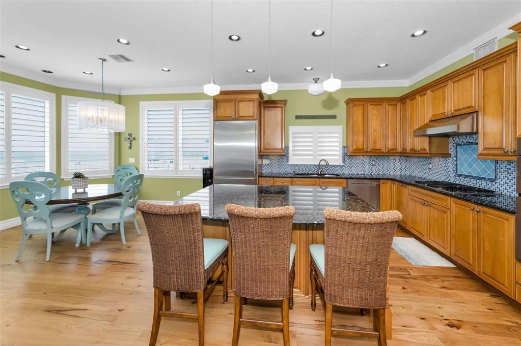 For Sale: $4,495,000 (6 beds, 4 baths, 3902 Square Feet)