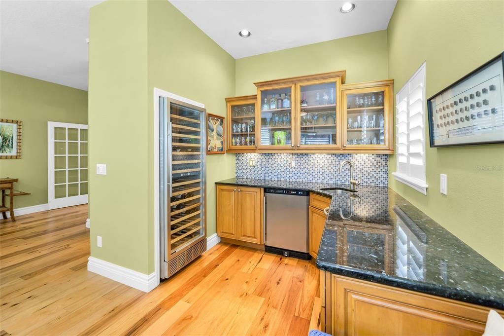 For Sale: $4,495,000 (6 beds, 4 baths, 3902 Square Feet)