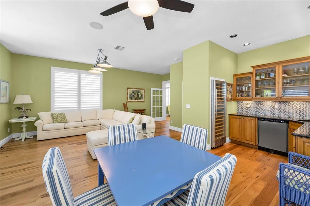For Sale: $4,495,000 (6 beds, 4 baths, 3902 Square Feet)