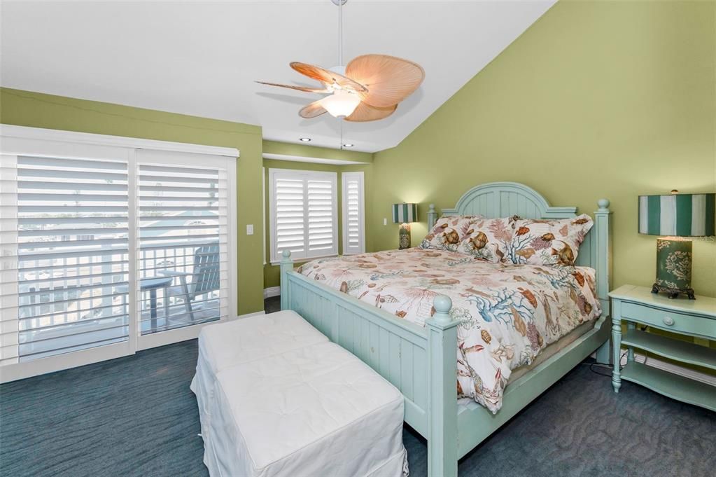 For Sale: $4,495,000 (6 beds, 4 baths, 3902 Square Feet)