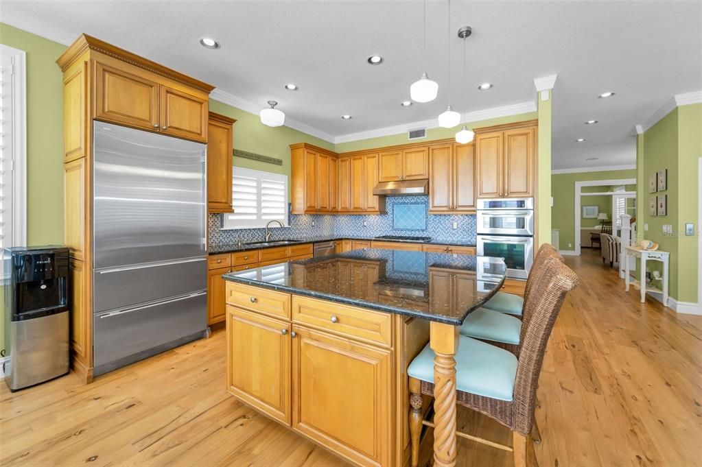 For Sale: $4,495,000 (6 beds, 4 baths, 3902 Square Feet)