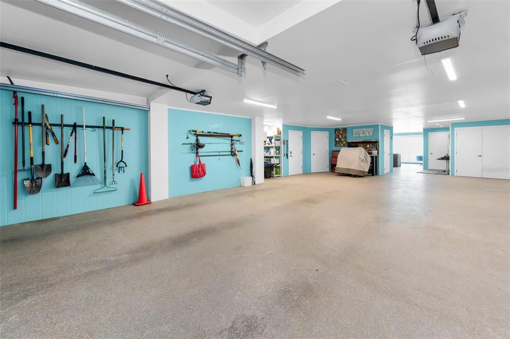 For Sale: $4,495,000 (6 beds, 4 baths, 3902 Square Feet)