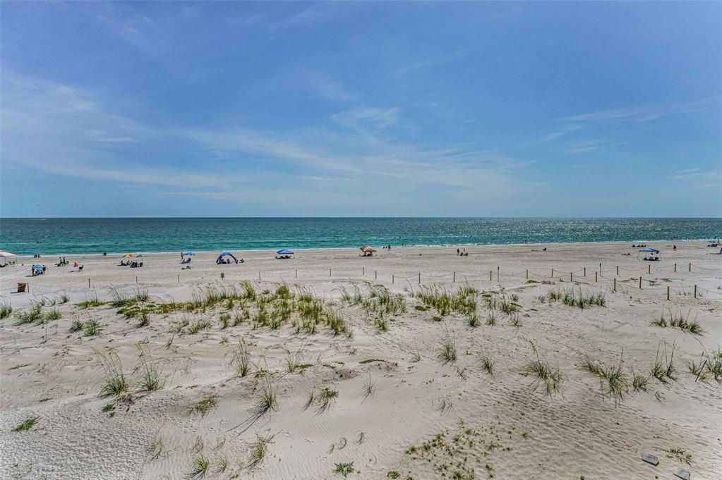 For Sale: $4,495,000 (6 beds, 4 baths, 3902 Square Feet)