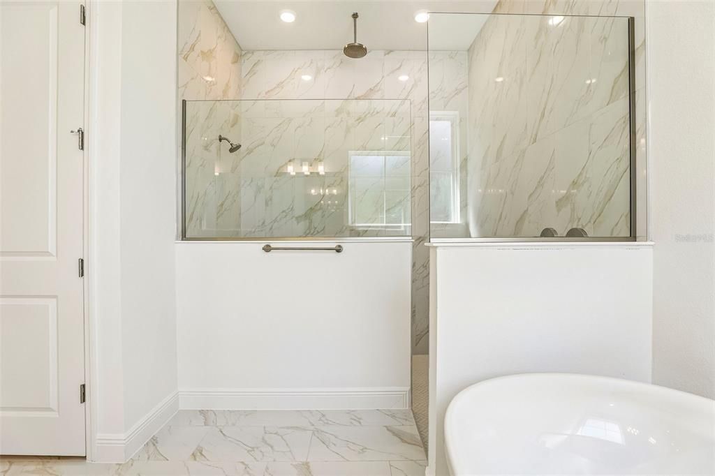 En Venta: $1,090,990 (4 camas, 4 baños, 3153 Pies cuadrados)