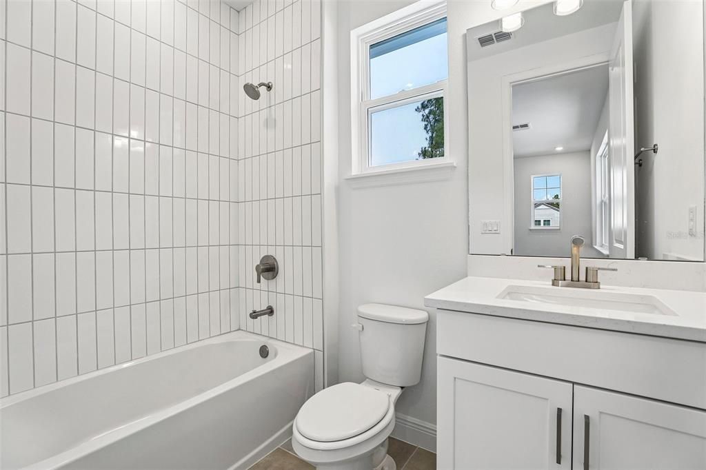 En Venta: $1,090,990 (4 camas, 4 baños, 3153 Pies cuadrados)