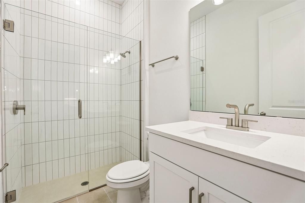 En Venta: $1,090,990 (4 camas, 4 baños, 3153 Pies cuadrados)