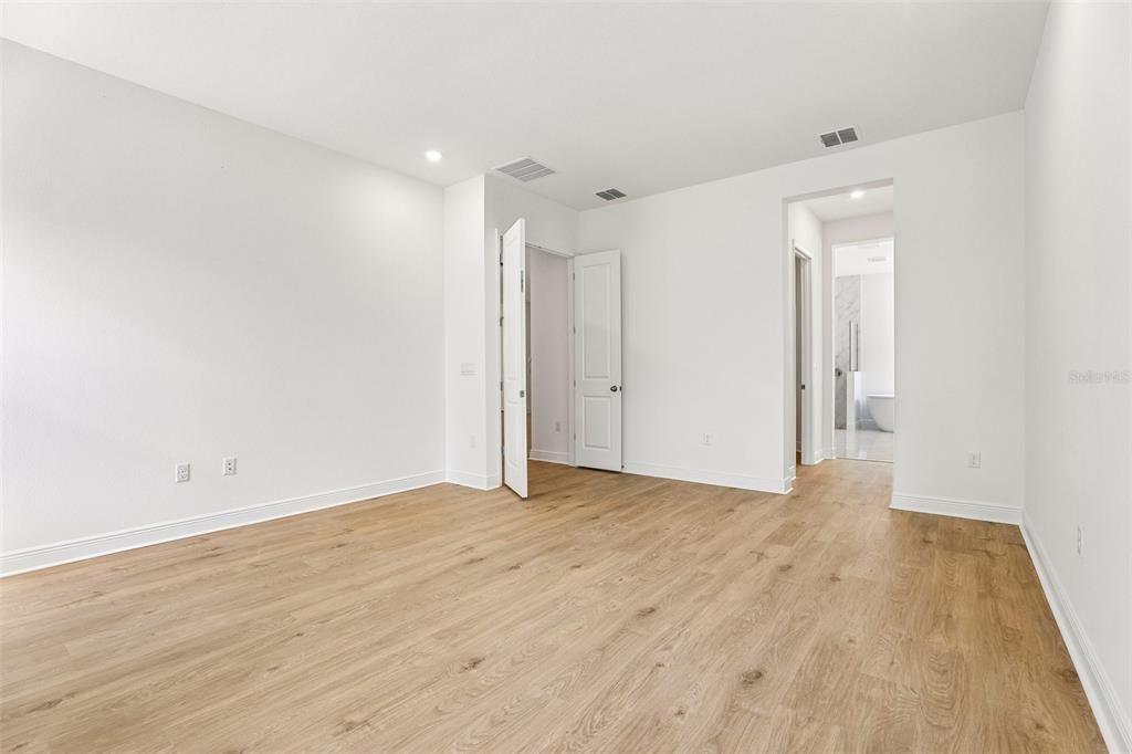En Venta: $1,090,990 (4 camas, 4 baños, 3153 Pies cuadrados)