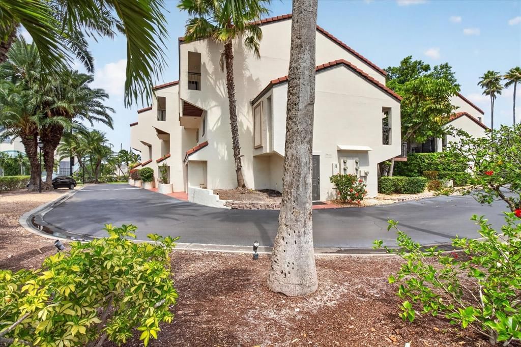For Sale: $675,000 (3 beds, 2 baths, 2062 Square Feet)