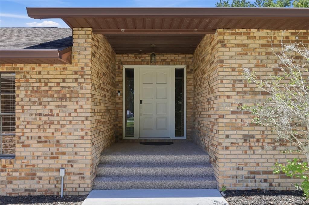 Active With Contract: $449,990 (4 beds, 3 baths, 2383 Square Feet)