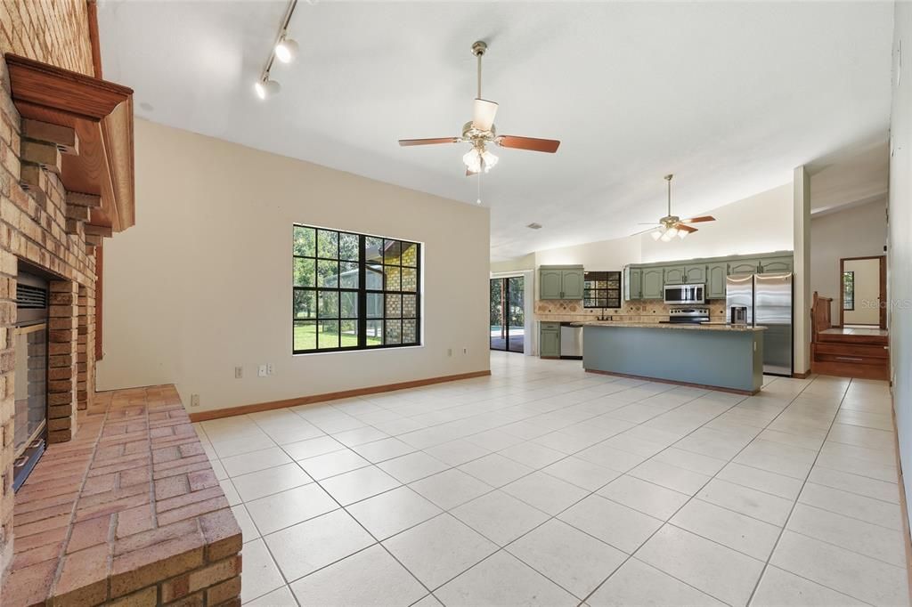 Active With Contract: $449,990 (4 beds, 3 baths, 2383 Square Feet)