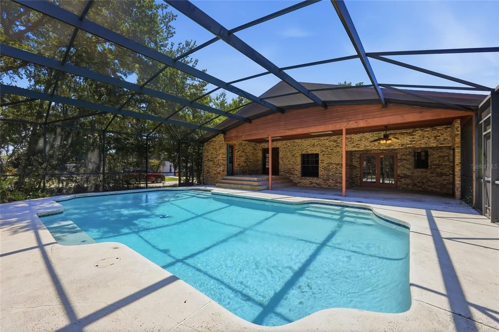 Active With Contract: $449,990 (4 beds, 3 baths, 2383 Square Feet)