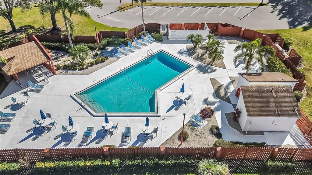 На продажу: $122,400 (2 спален, 2 ванн, 1073 Квадратных фут)