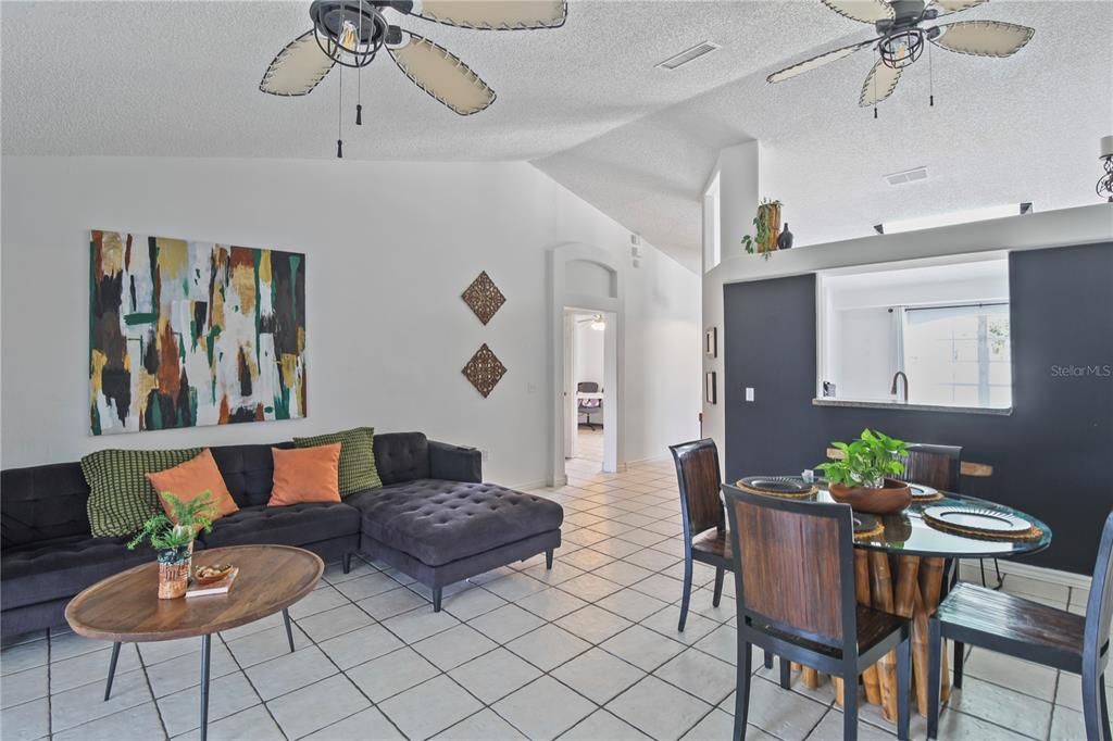 En Venta: $310,000 (3 camas, 2 baños, 1583 Pies cuadrados)