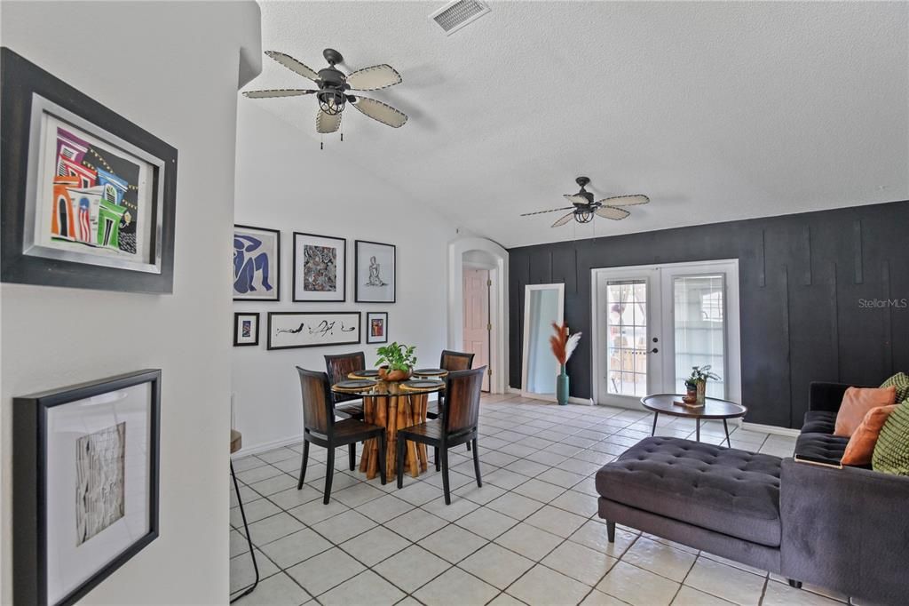 En Venta: $310,000 (3 camas, 2 baños, 1583 Pies cuadrados)